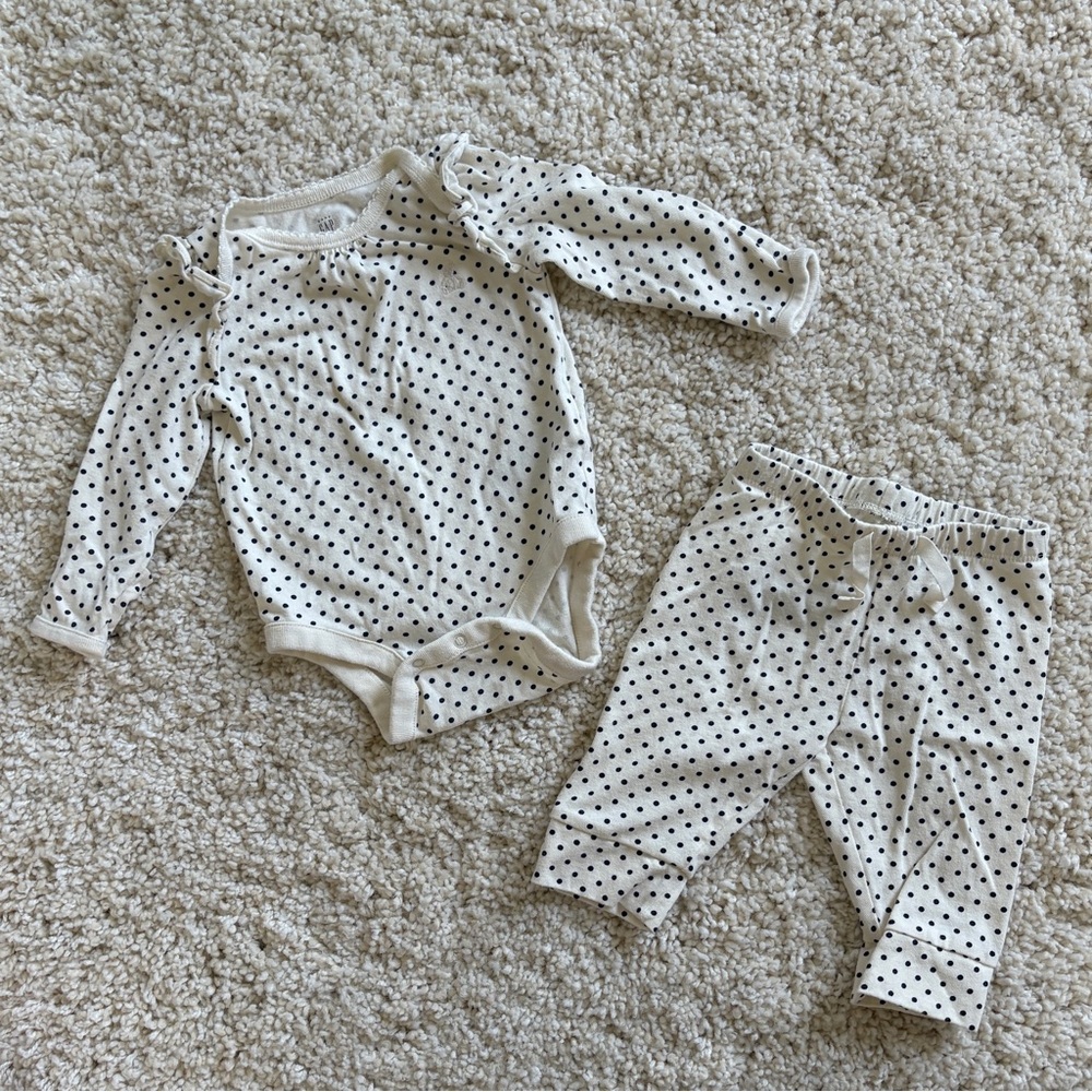 Baby Gap Polka Dot Black & White Onesie Bodysuit & Pants Set Ruffle Long Sleeves